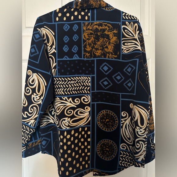 Patterned button up shirt - 100% polyester - Picture 2 of 8